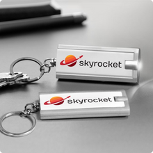 Load image into Gallery viewer, Keyring with Light

